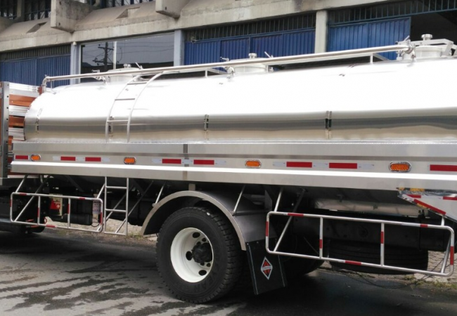 CARROTANQUES SE HACEN DESDE 5000 HASTA 15,000 LITROS